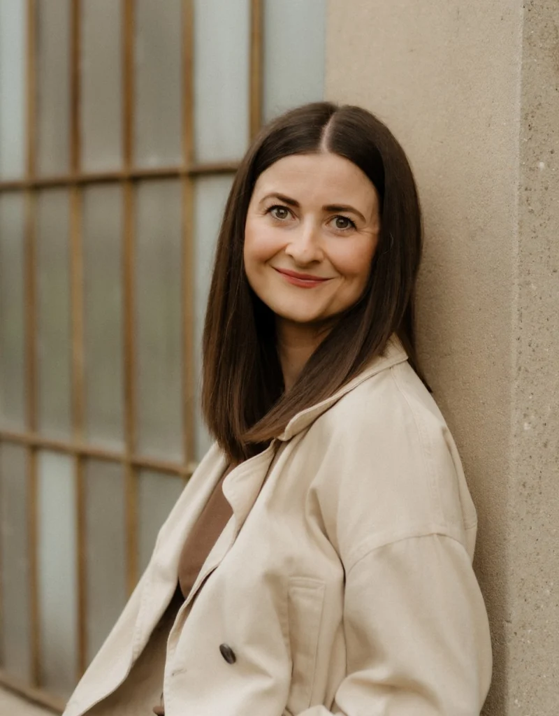 Kristýna Plundrová, psycholožka, s jemným úsměvem